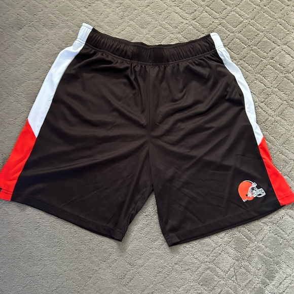 Cleveland Brown men shorts size L - Picture 2 of 7